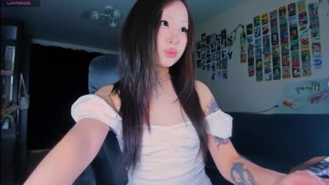 Yumi  ig yumibaee online show from April 13, 2026, 6:24 pm