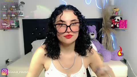 Snapshot of ninna_raven chatting on May 14, 2026, 9:54 pm Ninna online show from May 14, 2026, 9:54 pm