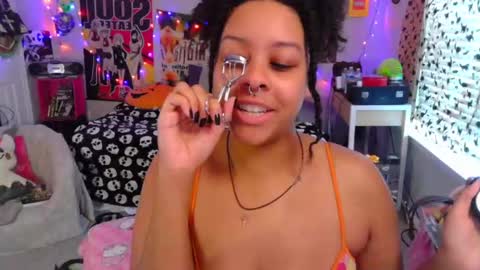 Snapshot of nintendhoe_ chatting on September 26, 2025, 12:42 pm kiwi online show from September 26, 2025, 12:42 pm