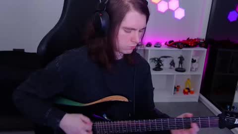 nitroshade online show from December 18, 2025, 2:50 am