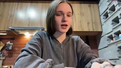 Tears Lora online show from November 26, 2025, 9:27 pm