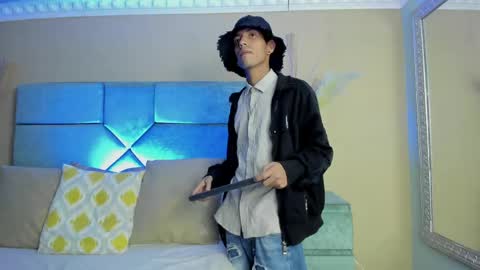 Noah online show from May 10, 2026, 3:44 am