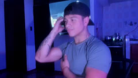 noah_223 online show from November 7, 2025, 1:16 am