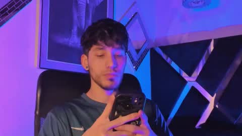 Noah Brigth online show from December 2, 2025, 3:56 am