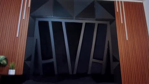 Snapshot of noah_clarkk chatting on January 5, 2026, 5:27 pm Noah online show from January 5, 2026, 5:27 pm