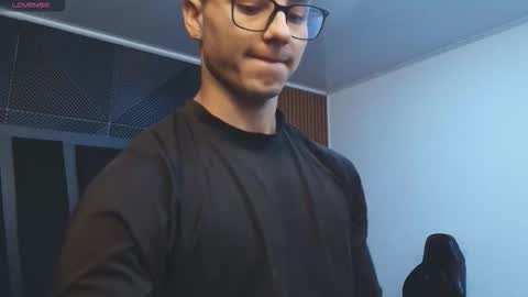 Snapshot of noah_clarkk chatting on January 8, 2026, 11:12 am Noah online show from January 8, 2026, 11:12 am