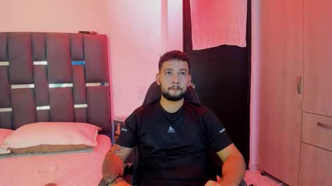 NOAH online show from November 12, 2025, 10:30 pm