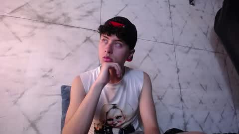 noah_dupont_ online show from September 22, 2025, 9:28 pm