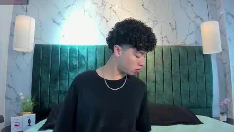 noah_dupont_ online show from October 12, 2025, 1:21 pm