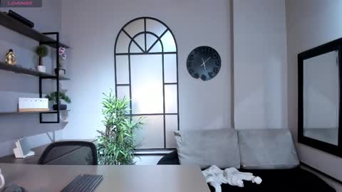 noah_dupont_ online show from December 5, 2025, 11:52 am