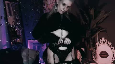 REAL name LiaDM are always open online show from December 16, 2025, 7:19 pm