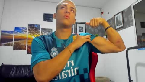 noah_flynn1 online show from November 22, 2025, 6:34 am