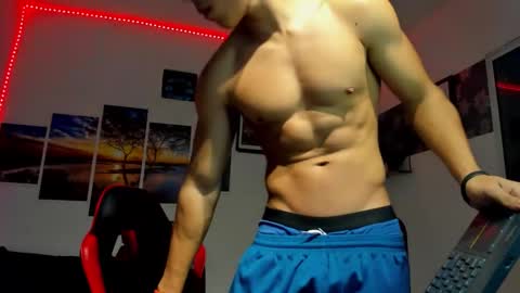 noah_flynn1 online show from December 1, 2025, 7:46 am