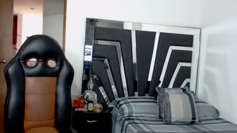 Noah Harris01 online show from February 21, 2025, 6:15 pm