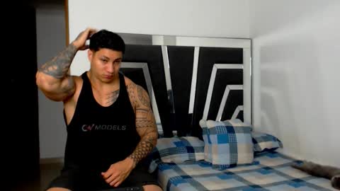 Noah Harris01 online show from November 30, 2025, 1:42 am