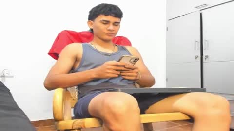 noah_jones41 online show from September 28, 2025, 2:28 am