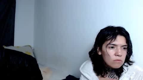 noah hehim    online show from February 19, 2025, 11:14 pm