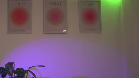 Snapshot of noahh_th03 chatting on February 23, 2025, 8:06 am Noah online show from February 23, 2025, 8:06 am