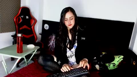 Snapshot of noamartin_ chatting on June 10, 2026, 2:45 am Noamartin online show from June 10, 2026, 2:45 am