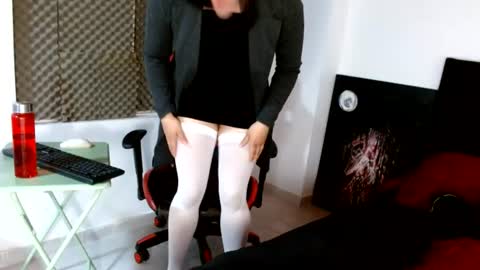 Snapshot of noamartin_ chatting on June 13, 2026, 2:42 am Noamartin online show from June 13, 2026, 2:42 am