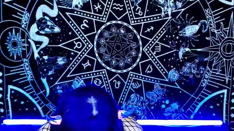 caroline online show from November 19, 2025, 12:32 am