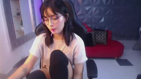Snapshot of noeva_ chatting on September 16, 2025, 5:47 pm Noeva online show from September 16, 2025, 5:47 pm