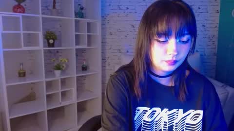 Snapshot of noeva_ chatting on September 28, 2025, 9:20 pm Noeva online show from September 28, 2025, 9:20 pm