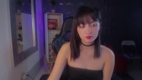 Snapshot of noeva_ chatting on September 30, 2025, 6:35 pm Noeva online show from September 30, 2025, 6:35 pm