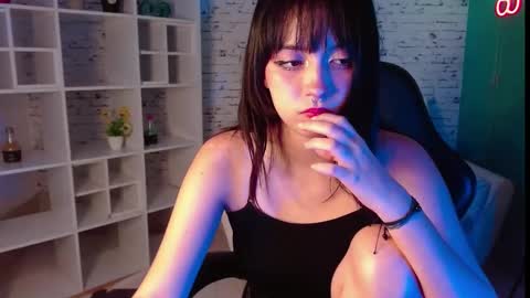 Snapshot of noeva_ chatting on October 2, 2025, 11:45 pm Noeva online show from October 2, 2025, 11:45 pm