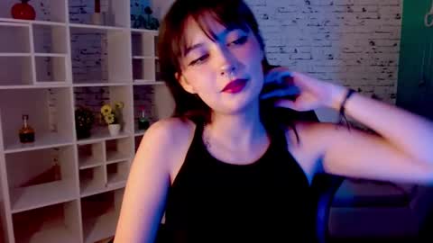 Snapshot of noeva_ chatting on October 16, 2025, 11:50 pm Noeva online show from October 16, 2025, 11:50 pm