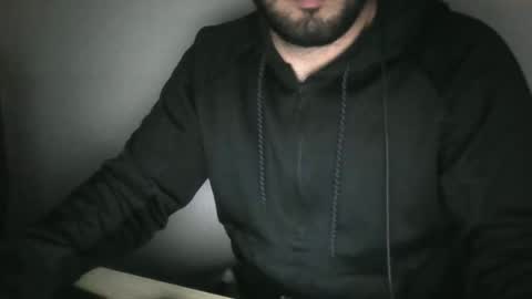 nogueiira98 online show from May 18, 2026, 1:02 am