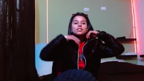 Noha Thomson online show from September 22, 2025, 7:27 pm