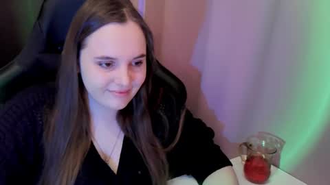 noir_ember_ online show from February 7, 2026, 8:29 am