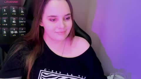 noir_ember_ online show from April 10, 2026, 6:01 pm