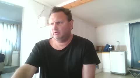 Snapshot of nollie244 chatting on October 25, 2025, 5:59 am Nollie online show from October 25, 2025, 5:59 am