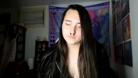 Snapshot of nonbinarybeauty20 chatting on January 3, 2025, 5:17 am nonbinarybeauty20 online show from January 3, 2025, 5:17 am