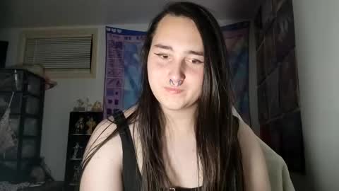 Snapshot of nonbinarybeauty20 chatting on February 21, 2025, 7:34 am nonbinarybeauty20 online show from February 21, 2025, 7:34 am