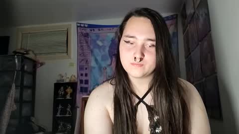 Snapshot of nonbinarybeauty20 chatting on March 7, 2025, 8:13 am nonbinarybeauty20 online show from March 7, 2025, 8:13 am