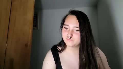 Snapshot of nonbinarybeauty20 chatting on October 15, 2025, 4:01 am nonbinarybeauty20 online show from October 15, 2025, 4:01 am