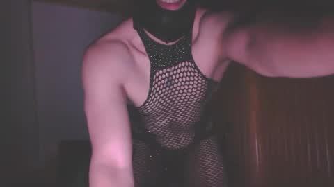 Snapshot of noon_ee chatting on October 19, 2025, 4:35 am Noon ee online show from October 19, 2025, 4:35 am