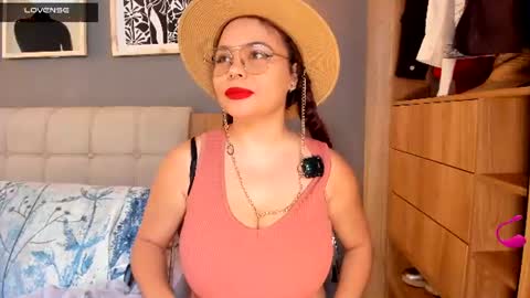 Snapshot of noor_bloom chatting on June 17, 2026, 1:34 pm Soy Ash online show from June 17, 2026, 1:34 pm