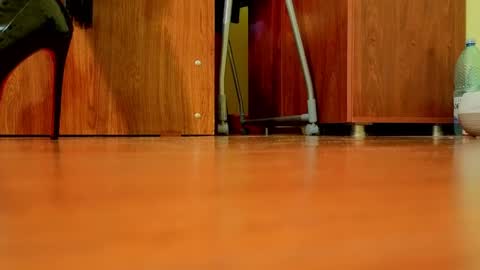 QueenManifest online show from April 25, 2026, 7:55 am