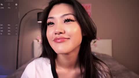 Snapshot of noreenbeckey chatting on October 17, 2025, 7:44 am Nore online show from October 17, 2025, 7:44 am