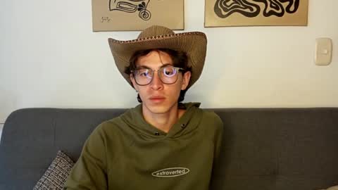 Snapshot of norehg__ chatting on October 7, 2025, 9:01 pm Norehg online show from October 7, 2025, 9:01 pm