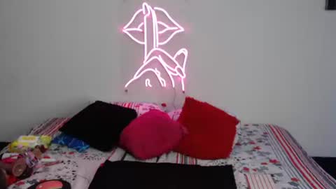 Snapshot of normaa22 chatting on October 22, 2025, 8:08 pm Norma online show from October 22, 2025, 8:08 pm