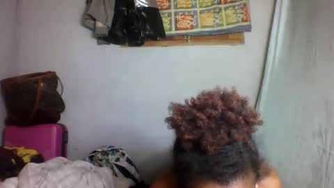 nosminah01 online show from September 20, 2025, 1:17 am