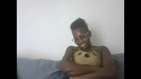 Snapshot of notorioussaint chatting on October 14, 2025, 7:14 pm notorioussaint online show from October 14, 2025, 7:14 pm