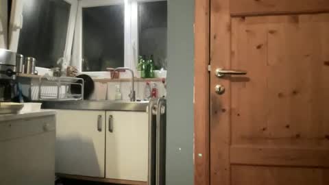 Snapshot of noux69 chatting on October 27, 2025, 5:28 pm noux69 online show from October 27, 2025, 5:28 pm