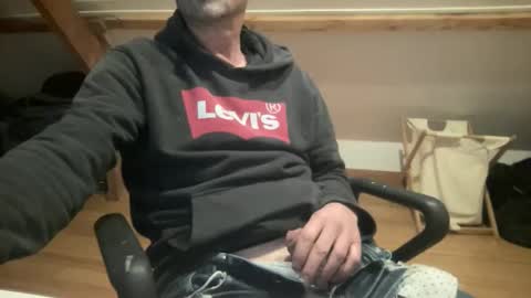 Snapshot of noux69 chatting on November 13, 2025, 4:06 pm noux69 online show from November 13, 2025, 4:06 pm