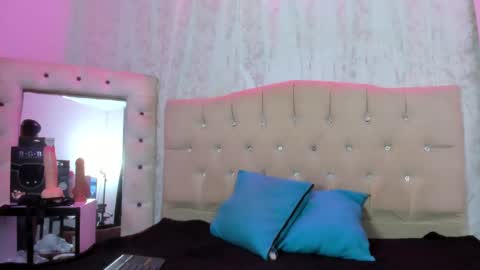 Snapshot of nova_sex1 chatting on November 18, 2025, 4:50 am nova online show from November 18, 2025, 4:50 am